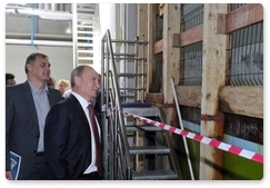 Владимир Путин посетил строящийся океанариум на острове Русский