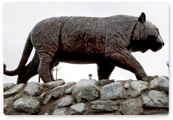 Amur tiger monument unveiled in Vladivostok