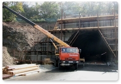 Road construction inside the Narvinsky Tunnel completed