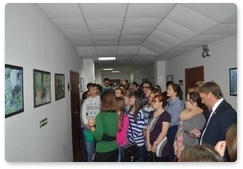 Snow leopard photo exhibition to open in Khakassia