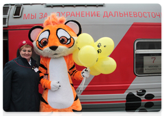 Tiger- and leopard-themed train departs from Moscow for Vladivostok