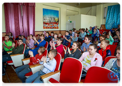 Во Владивостоке учащимся школ-интернатов рассказали об амурских тиграх
