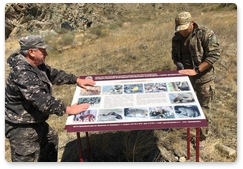 Snow Leopard Trail gets new signs